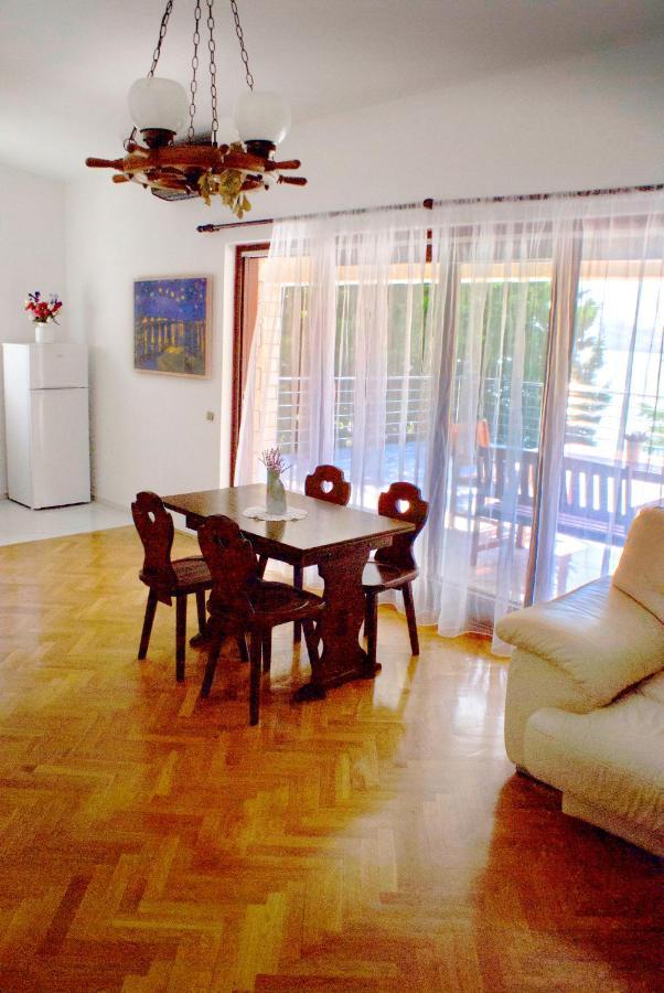 Apartmani Ribarica**** คาร์โลบัก ภายนอก รูปภาพ