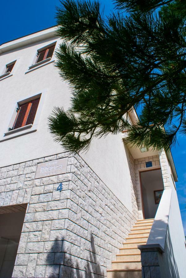 Apartmani Ribarica**** คาร์โลบัก ภายนอก รูปภาพ